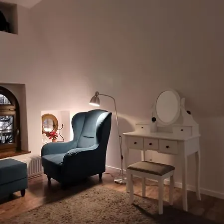 Klimatyczne Mieszkanie W Rynku شقة